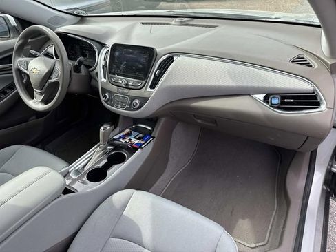 Used 2020 Chevrolet Malibu LT image 17
