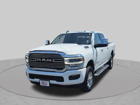 Used 2024 RAM 2500 Laramie AWD/4WD image 3