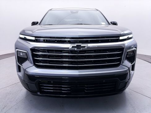 Used 2025 Chevrolet Traverse High Country FWD image 13