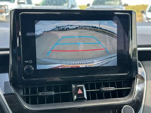 Used 2025 Toyota Corolla LE FWD image 30