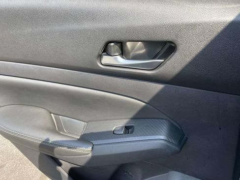 Used 2020 Nissan Altima 2.5 S FWD image 12