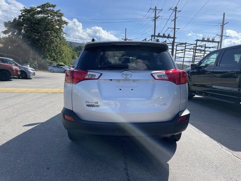 Used 2015 Toyota RAV4 LE AWD/4WD image 4