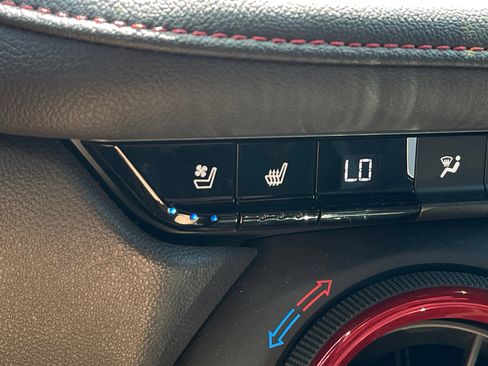 Used 2021 Chevrolet Blazer RS w/ Enhanced Convenience Package AWD/4WD image 15