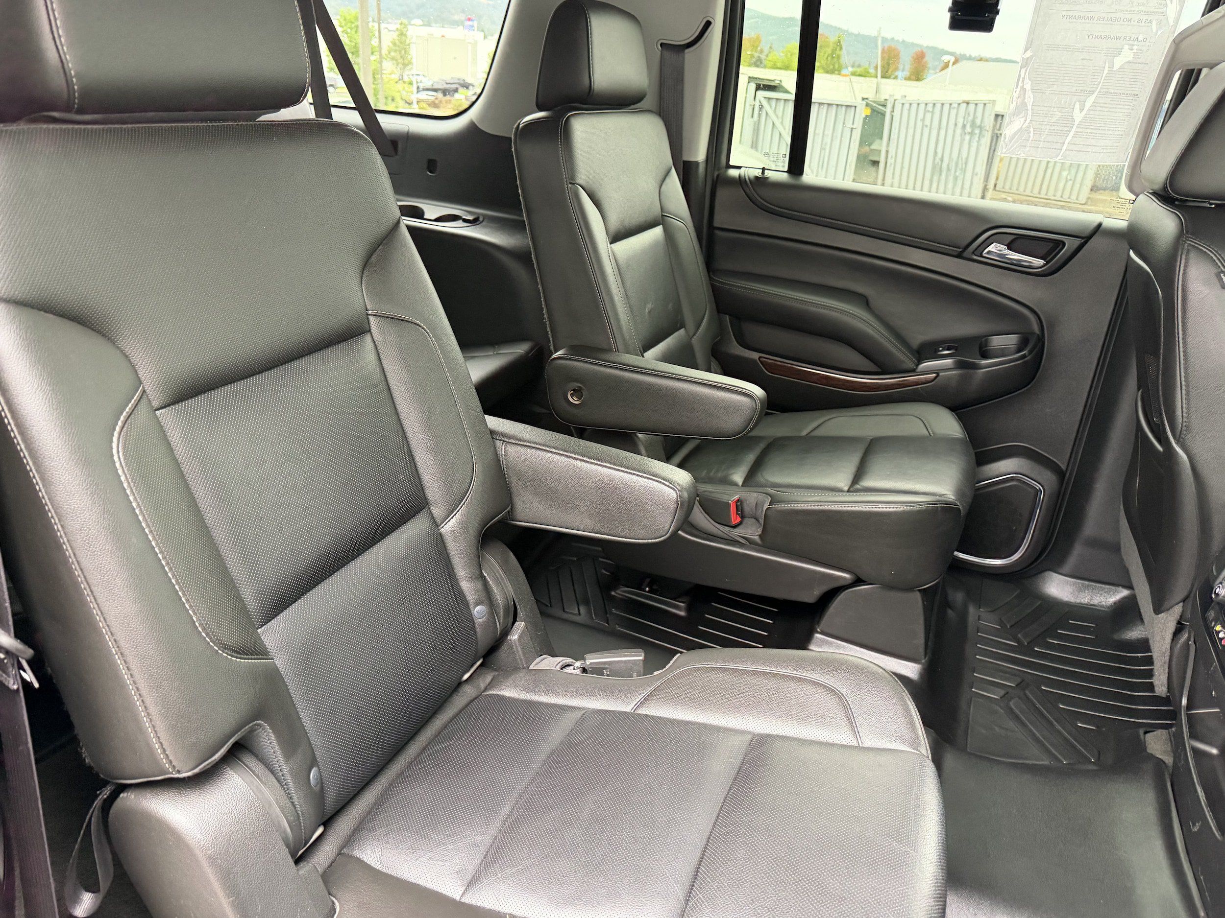 Used 2016 GMC Yukon XL SLT w/ Open Road Package AWD/4WD image 32