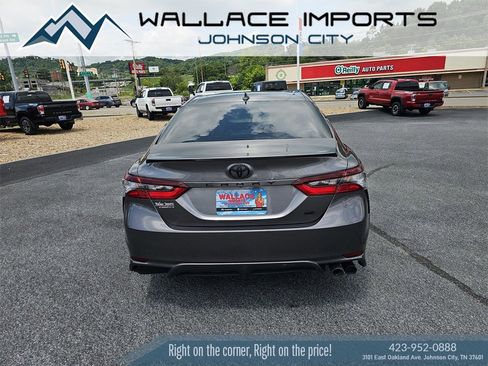 Used 2024 Toyota Camry SE image 5