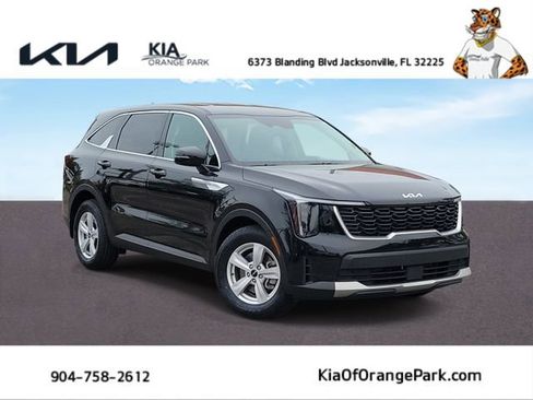 Used 2025 Kia Sorento LX image 1