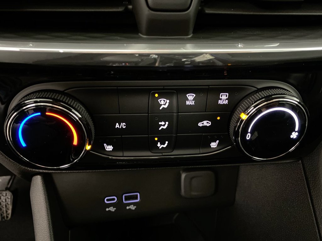 Used 2026 Buick Encore GX Sport Touring w/ Comfort Package FWD image 18