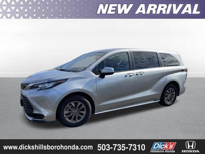 Used 2022 Toyota Sienna LE