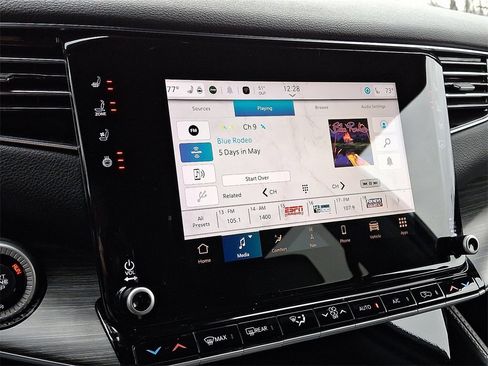 Used 2023 Jeep Wagoneer Series III w/ Preferred Equipment Group image 19