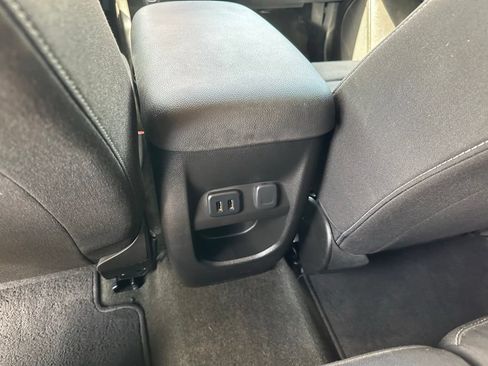 Used 2016 Chevrolet Colorado LT w/ LT Convenience Package RWD image 19