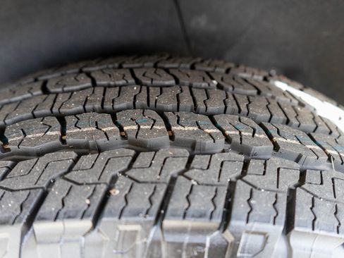 Used 2023 GMC Yukon XL AT4 w/ AT4 Premium Plus Package image 40