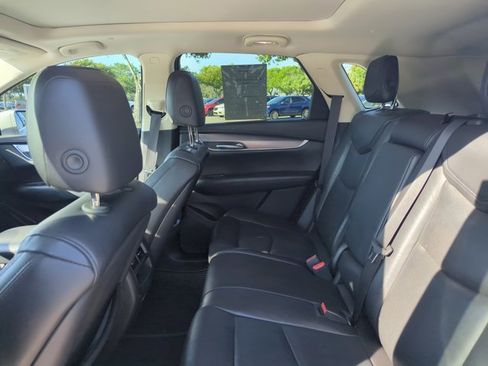 Used 2017 Cadillac XT5 Luxury w/ LPO, Wheel Lock Package FWD image 17