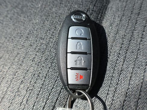 Used 2021 Nissan Rogue SV AWD/4WD image 26