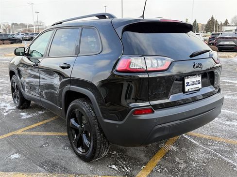 Used 2021 Jeep Cherokee Altitude image 6