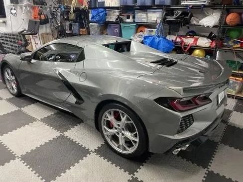Used 2022 Chevrolet Corvette Stingray Preferred Conv w/ Z51 Performance Package RWD image 2