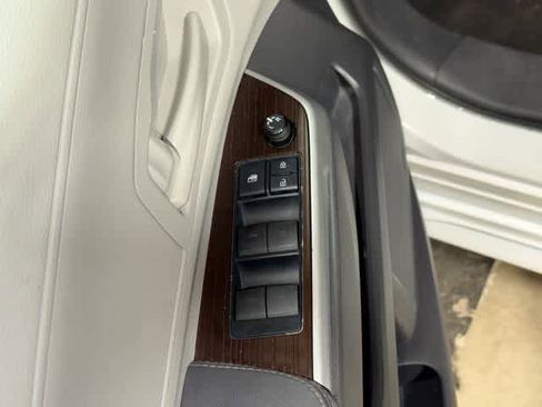 Certified 2022 Toyota Sienna LE FWD image 23
