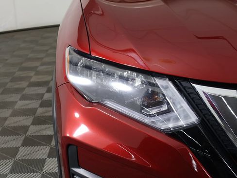 Used 2020 Nissan Rogue SV AWD/4WD image 11