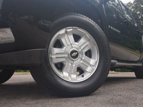 Used 2011 Chevrolet Avalanche LT w/ Luxury Package image 29