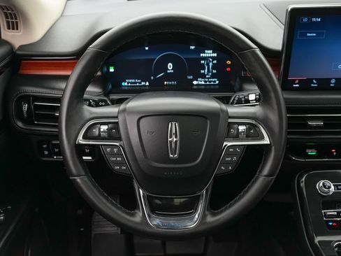 Used 2023 Lincoln Nautilus Reserve AWD/4WD image 13