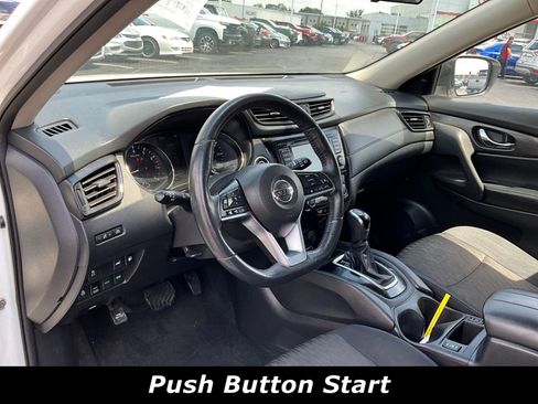 Used 2018 Nissan Rogue SV w/ Premium Package AWD/4WD image 16