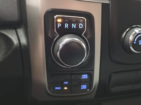 Used 2019 RAM 1500 Classic SLT AWD/4WD image 32