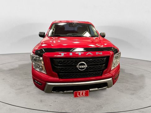 Used 2024 Nissan Titan SV image 7