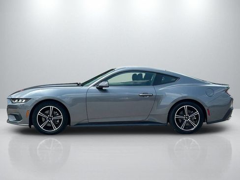 Used 2024 Ford Mustang Coupe RWD image 8