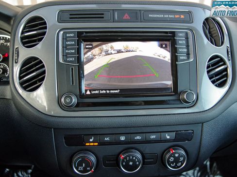 Used 2017 Volkswagen Tiguan S image 20