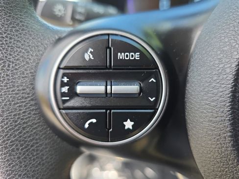 Used 2025 Kia Soul LX image 29