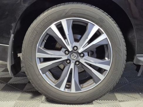 Used 2019 Nissan Pathfinder Platinum FWD image 32