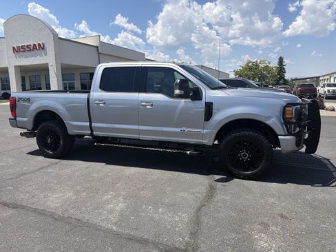 Used 2021 Ford F350 Lariat AWD/4WD image 4