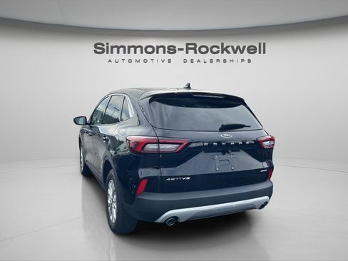 Used 2023 Ford Escape Active image 5