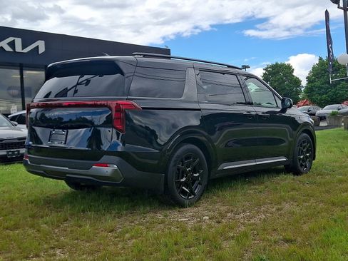 Used 2026 Kia Carnival SX w/ SX Dark Edition Package FWD image 6