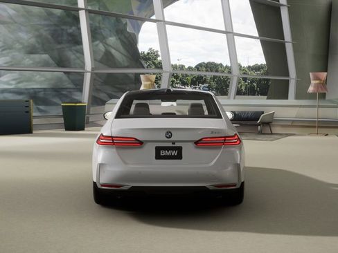 New 2026 BMW 530i RWD image 5