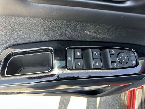 Used 2024 Nissan Pathfinder SL w/ SL Premium Package FWD image 15