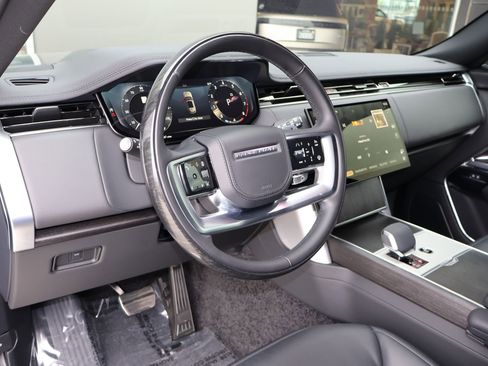 Certified 2025 Land Rover Range Rover SE AWD/4WD image 14