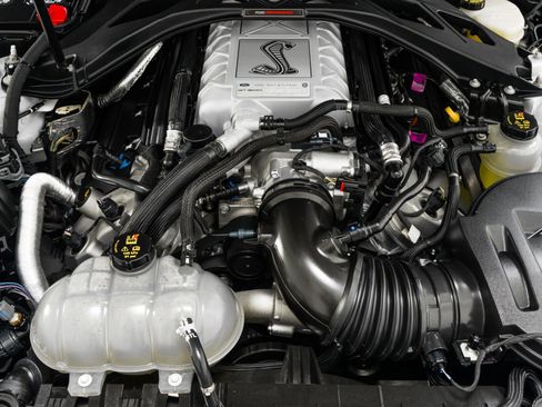 Used 2022 Ford Mustang Shelby GT500 w/ Technology Package image 10