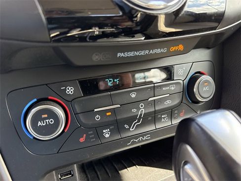 Used 2017 Ford Focus Titanium w/ Titanium Technology Package image 19