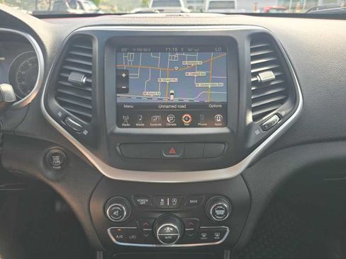 Used 2015 Jeep Cherokee Trailhawk w/ Leather Interior Group AWD/4WD image 13