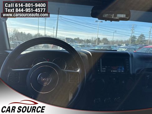 Used 2018 Jeep Wrangler Sahara w/ Connectivity Group image 17