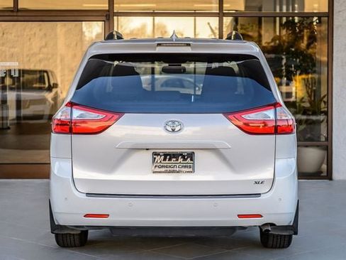 Used 2018 Toyota Sienna XLE Premium image 8