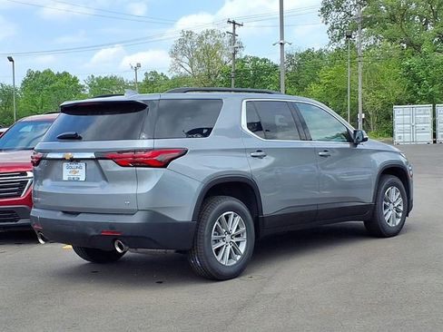 Certified 2023 Chevrolet Traverse LT FWD image 2