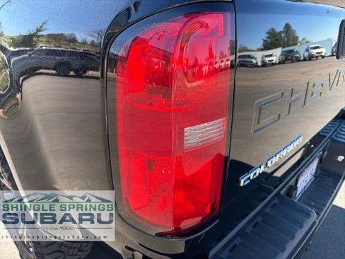 Used 2022 Chevrolet Colorado Z71 w/ Z71 Midnight Edition image 18