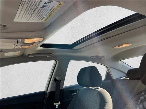 Used 2018 Hyundai Accent Limited image 11