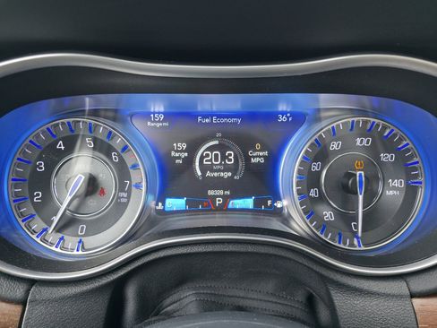 Used 2016 Chrysler 300 C Platinum w/ Safetytec Plus Group image 30