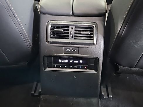 Used 2025 MAZDA CX-70 3.3 Turbo w/ Preferred Package image 16