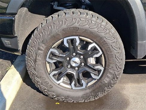 Used 2022 Chevrolet Silverado 1500 ZR2 w/ Technology Package image 9