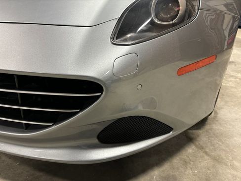 Used 2015 Ferrari California T image 31