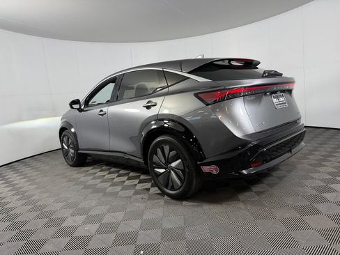 Used 2024 Nissan Ariya FWD image 8