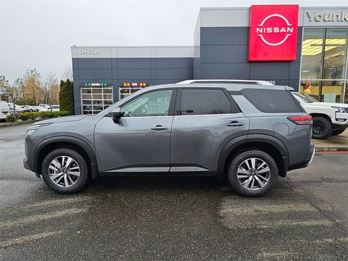 New 2025 Nissan Pathfinder SL image 8